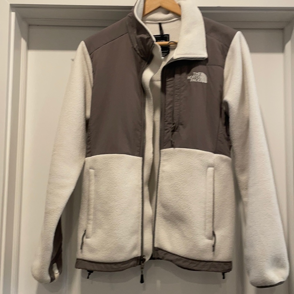 North face jacket size small